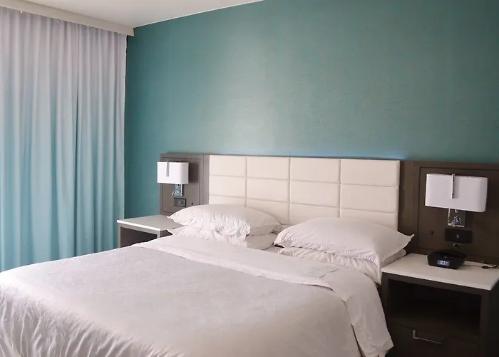Hotel Sheraton & 3*